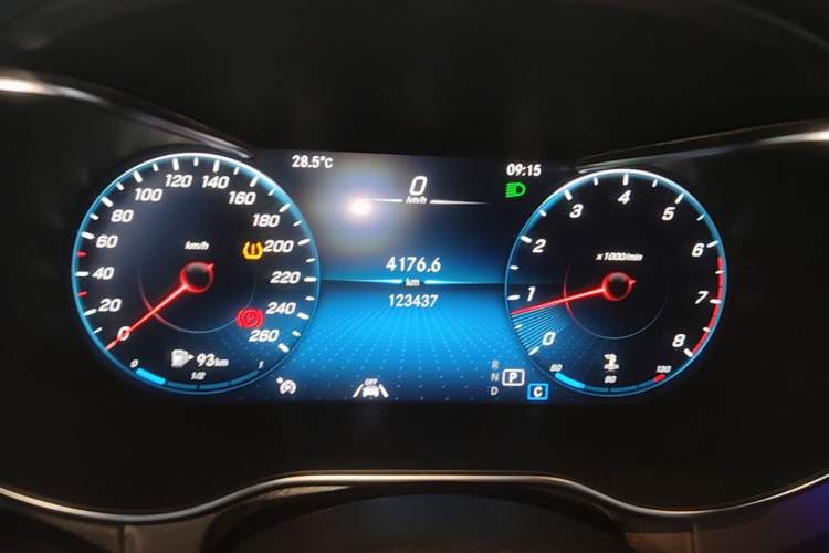 Used Mercedes-Benz GLC 2021 GLC 300 L 4MATIC Luxury Model Instrument Cluster