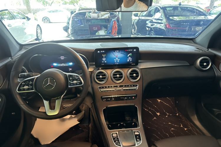 Used Mercedes-Benz GLC 2021 GLC 300 L 4MATIC Dynamic Model Interior 1