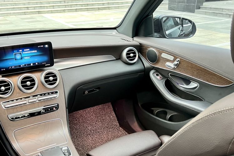 Used Mercedes-Benz GLC 2021 GLC 260 L 4MATIC Luxury Model Interior 1