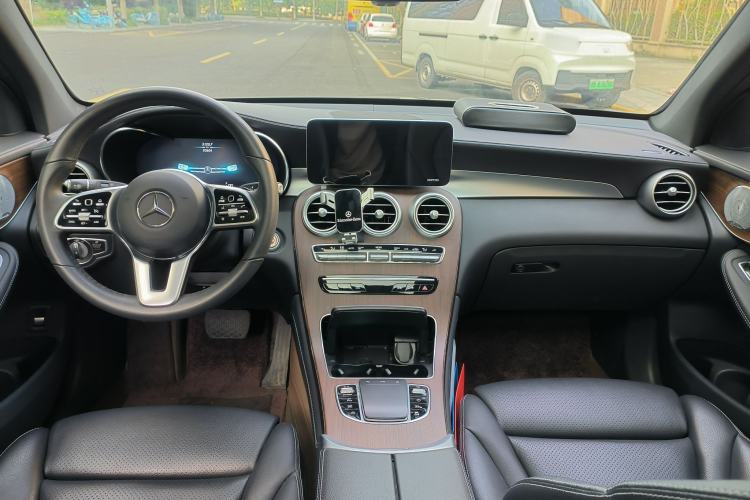 Used Mercedes-Benz GLC 2021 GLC 300 L 4MATIC Dynamic Model Interior 1