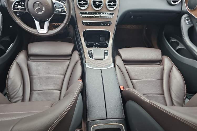 Used Mercedes-Benz GLC 2021 GLC 260 L 4MATIC Luxury Model Interior 1