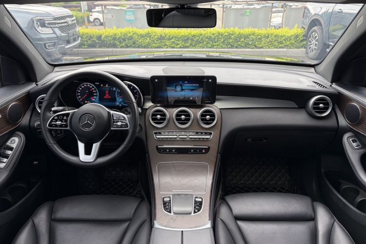Used Mercedes-Benz GLC 2021 GLC 260 L 4MATIC Luxury Model Interior 1