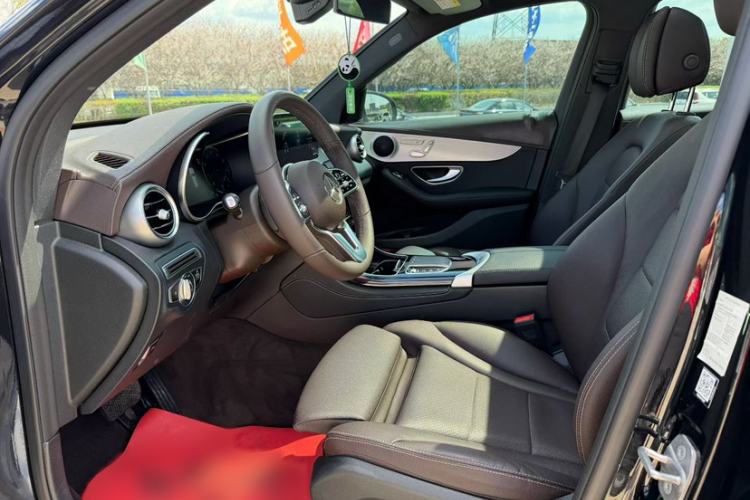 Used Mercedes-Benz GLC 2021 GLC 260 L 4MATIC Dynamic Edition Interior 2