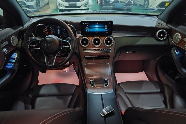 Used Mercedes-Benz GLC 2021 GLC 300 L 4MATIC Dynamic Model Interior 2