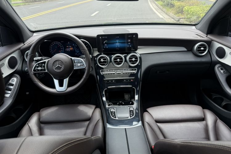 Used Mercedes-Benz GLC 2021 GLC 260 L 4MATIC Dynamic Edition Interior 2