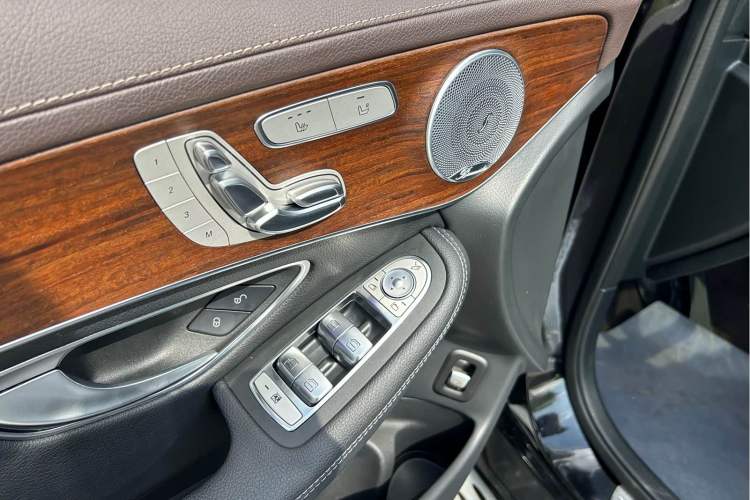Used Mercedes-Benz GLC 2021 GLC 300 L 4MATIC Dynamic Model Interior 2