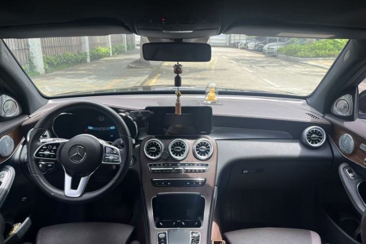 Used Mercedes-Benz GLC 2021 GLC 300 L 4MATIC Dynamic Model Interior 2