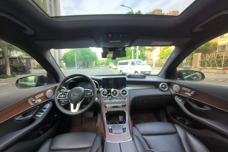 Used Mercedes-Benz GLC 2021 GLC 300 L 4MATIC Dynamic Model Interior 2