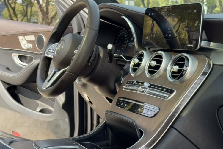 Used Mercedes-Benz GLC 2021 GLC 260 L 4MATIC Luxury Model Interior 2