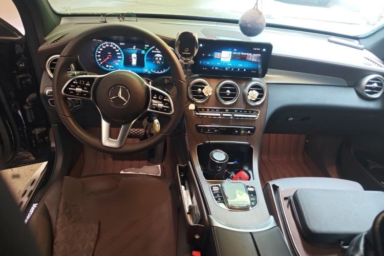 Used Mercedes-Benz GLC 2021 GLC 300 L 4MATIC Dynamic Model Interior 2