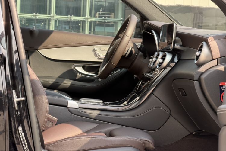 Used Mercedes-Benz GLC 2021 GLC 260 L 4MATIC Dynamic Edition Interior 2