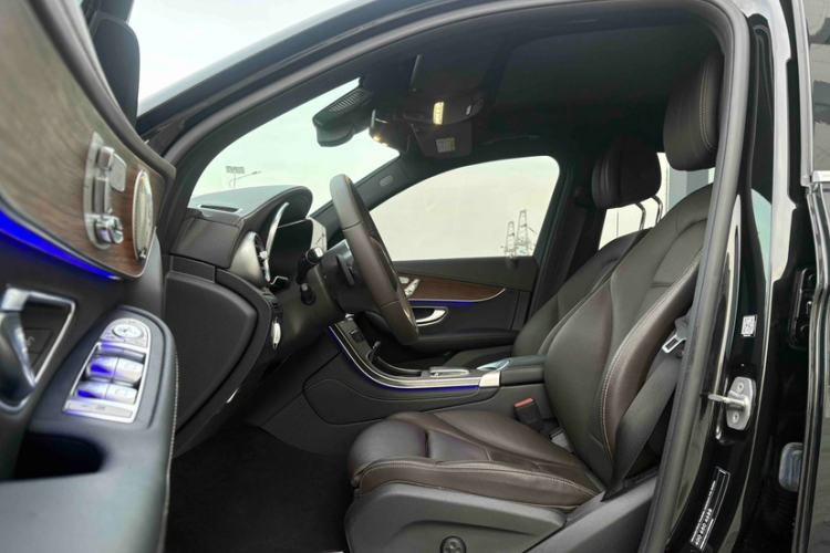 Used Mercedes-Benz GLC 2021 GLC 300 L 4MATIC Dynamic Model Interior 2