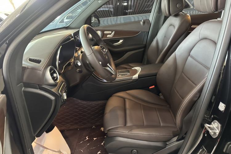 Used Mercedes-Benz GLC 2021 GLC 300 L 4MATIC Dynamic Model Interior 3