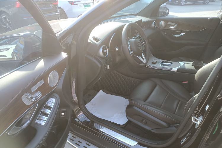 Used Mercedes-Benz GLC 2021 GLC 300 L 4MATIC Dynamic Model Interior 3