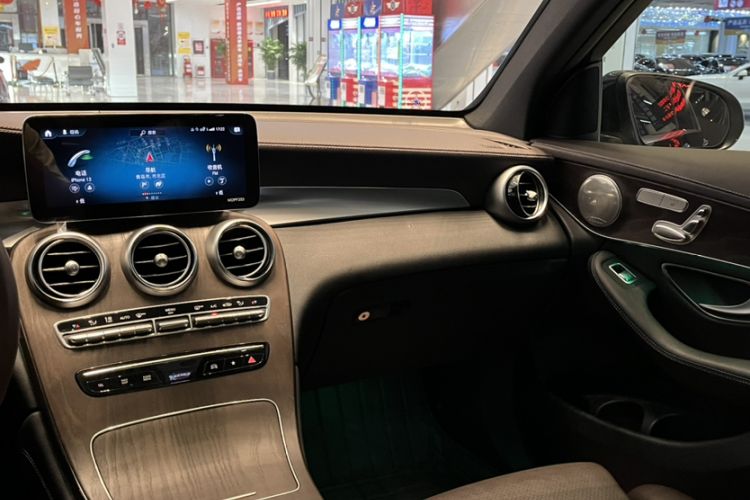 Used Mercedes-Benz GLC 2021 GLC 260 L 4MATIC Luxury Model Interior 3
