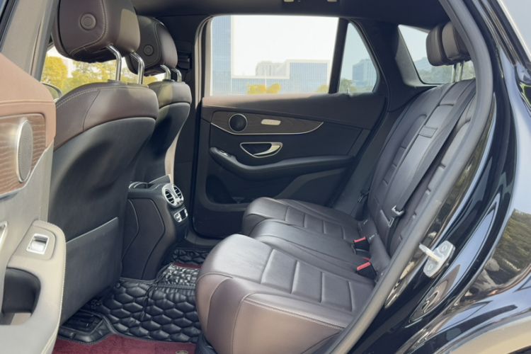 Used Mercedes-Benz GLC 2021 GLC 260 L 4MATIC Luxury Model Interior 3