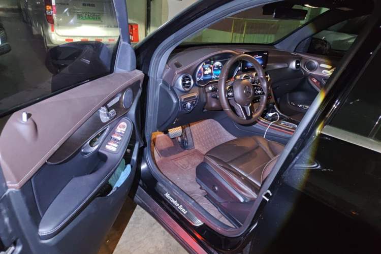 Used Mercedes-Benz GLC 2021 GLC 260 L 4MATIC Luxury Model Interior 3