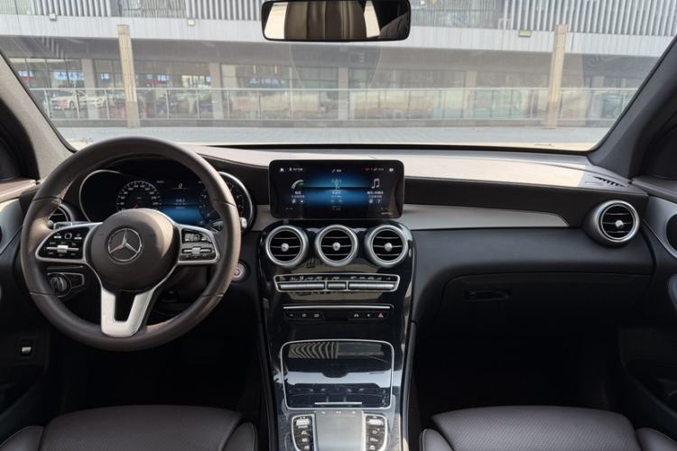 Used Mercedes-Benz GLC 2021 GLC 260 L 4MATIC Dynamic Edition Interior 3