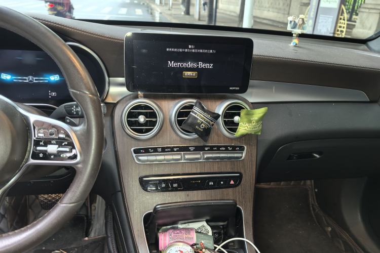 Used Mercedes-Benz GLC 2021 GLC 300 L 4MATIC Dynamic Model Interior 3