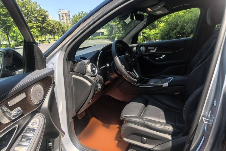 Used Mercedes-Benz GLC 2021 GLC 260 L 4MATIC Luxury Model Interior 3