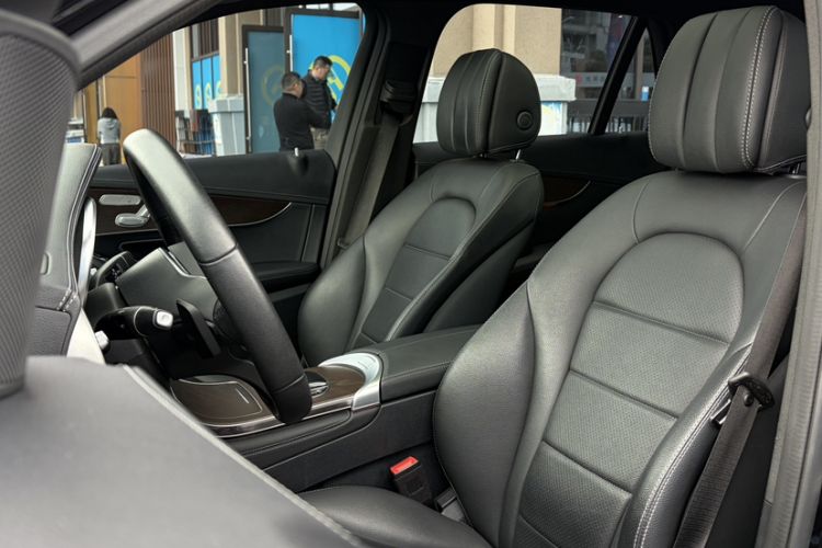 Used Mercedes-Benz GLC 2021 GLC 260 L 4MATIC Luxury Model Interior 3