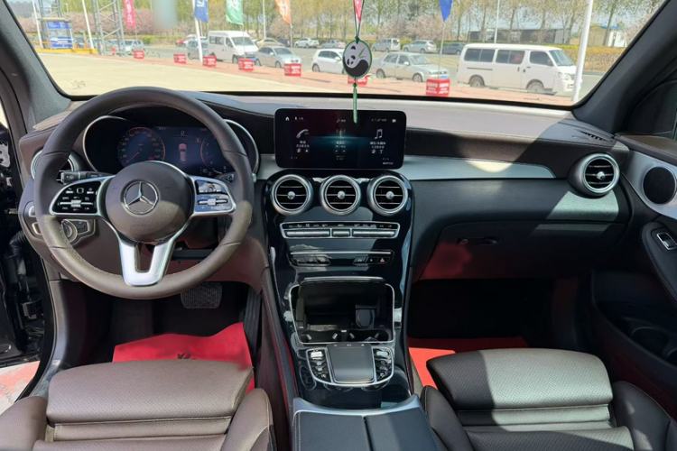 Used Mercedes-Benz GLC 2021 GLC 260 L 4MATIC Dynamic Edition Interior 4
