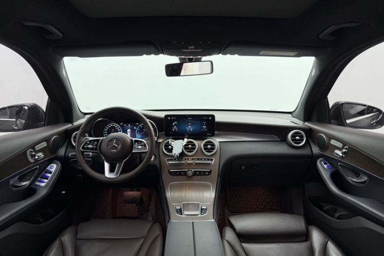 Used Mercedes-Benz GLC 2021 GLC 260 L 4MATIC Luxury Model Interior 4