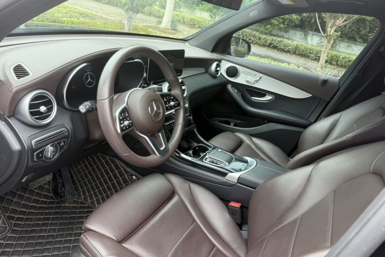 Used Mercedes-Benz GLC 2021 GLC 260 L 4MATIC Dynamic Edition Interior 4