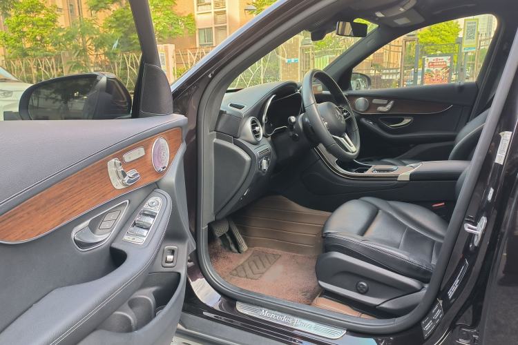 Used Mercedes-Benz GLC 2021 GLC 300 L 4MATIC Dynamic Model Interior 4