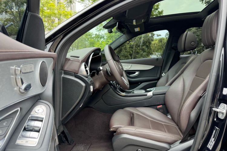 Used Mercedes-Benz GLC 2021 GLC 260 L 4MATIC Dynamic Edition Interior 4