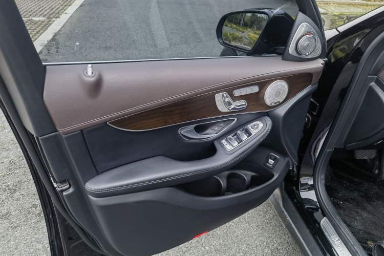 Used Mercedes-Benz GLC 2021 GLC 260 L 4MATIC Luxury Model Interior 4