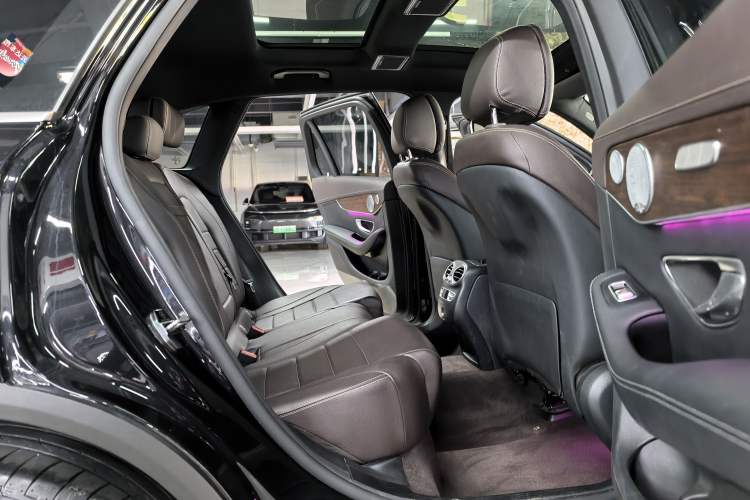 Used Mercedes-Benz GLC 2021 GLC 300 L 4MATIC Dynamic Model Interior 4