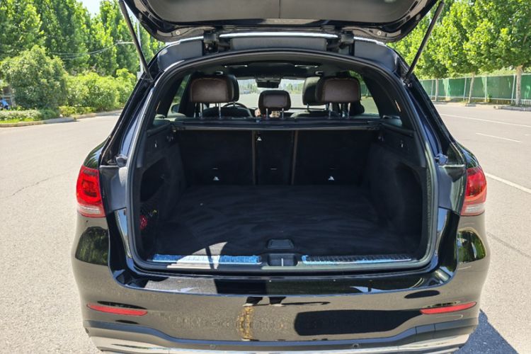 Used Mercedes-Benz GLC 2021 GLC 300 L 4MATIC Luxury Model Interior 4