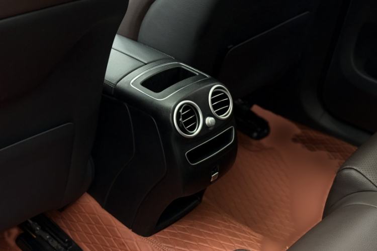 Used Mercedes-Benz GLC 2021 GLC 260 L 4MATIC Dynamic Edition Interior 5