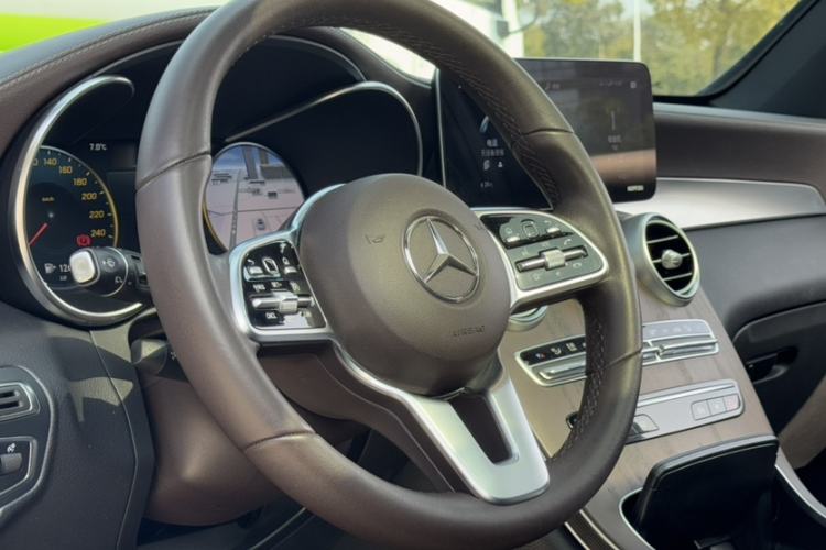 Used Mercedes-Benz GLC 2021 GLC 260 L 4MATIC Luxury Model Interior 5