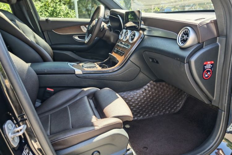 Used Mercedes-Benz GLC 2021 GLC 300 L 4MATIC Luxury Model Interior 5