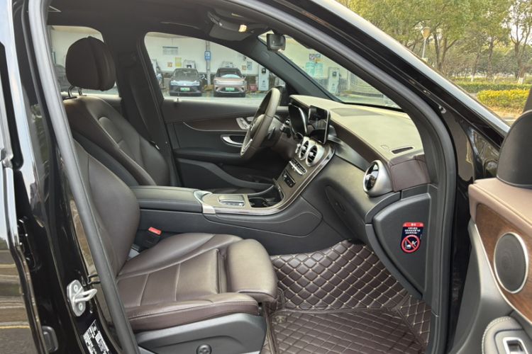 Used Mercedes-Benz GLC 2021 GLC 260 L 4MATIC Luxury Model Interior 6