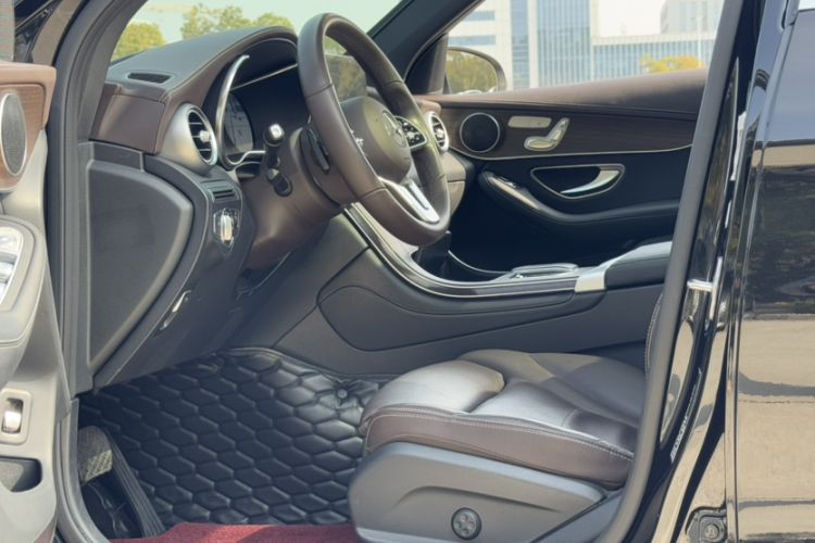 Used Mercedes-Benz GLC 2021 GLC 260 L 4MATIC Luxury Model Interior 8