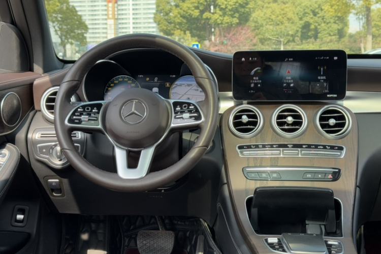 Used Mercedes-Benz GLC 2021 GLC 260 L 4MATIC Luxury Model Interior 9