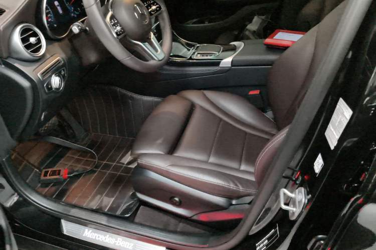Used Mercedes-Benz GLC 2021 GLC 260 L 4MATIC Dynamic Edition Left Front Seat