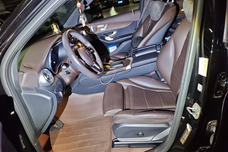 Used Mercedes-Benz GLC 2021 GLC 300 L 4MATIC Dynamic Model Left Front Seat