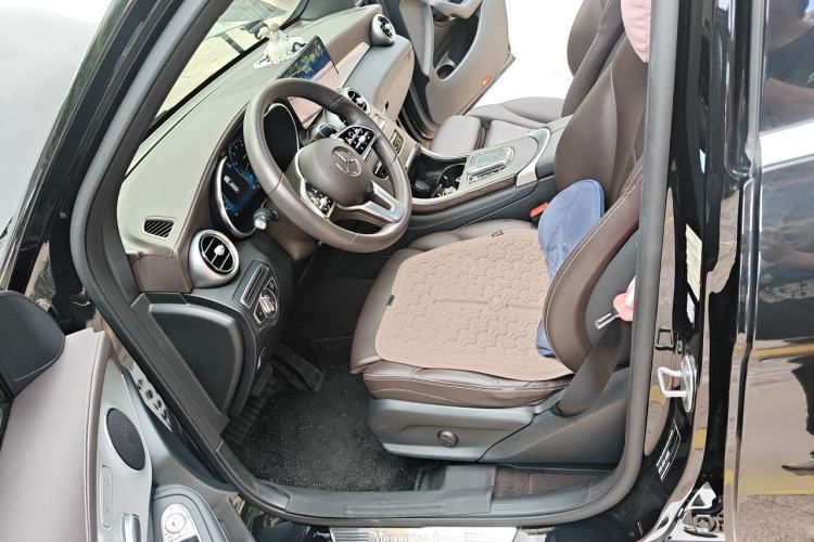 Used Mercedes-Benz GLC 2021 GLC 260 L 4MATIC Dynamic Edition Left Front Seat
