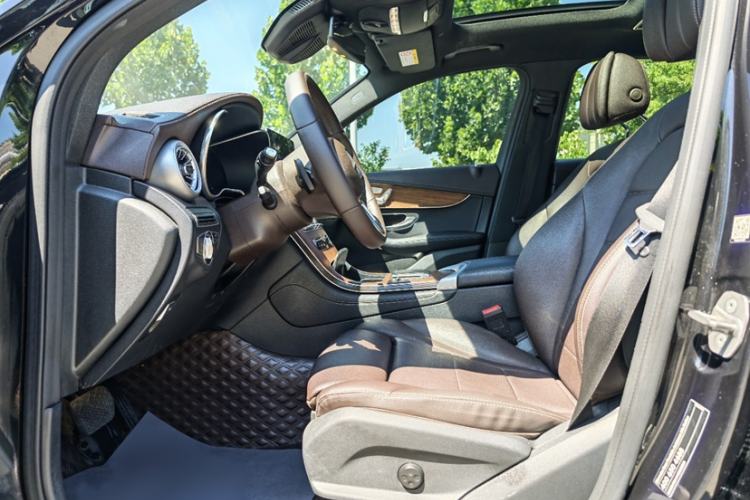 Used Mercedes-Benz GLC 2021 GLC 300 L 4MATIC Luxury Model Left Front Seat