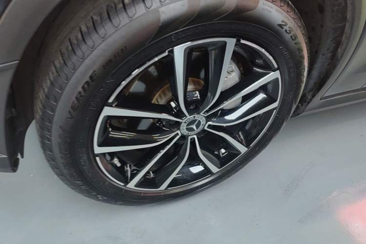 Used Mercedes-Benz GLC 2021 GLC 260 L 4MATIC Luxury Model Left Front Wheel Hub