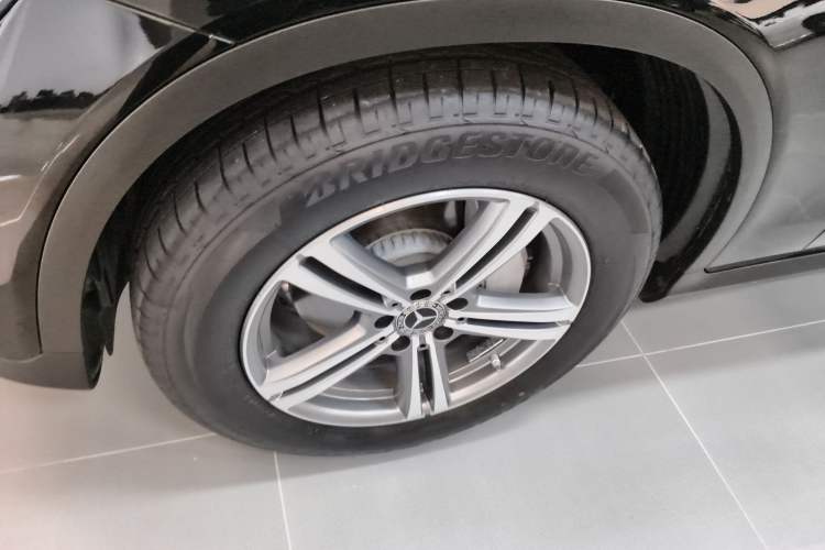 Used Mercedes-Benz GLC 2021 GLC 260 L 4MATIC Dynamic Edition Left Front Wheel Hub