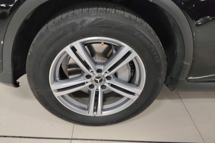 Used Mercedes-Benz GLC 2021 GLC 260 L 4MATIC Dynamic Edition Left Front Wheel Hub