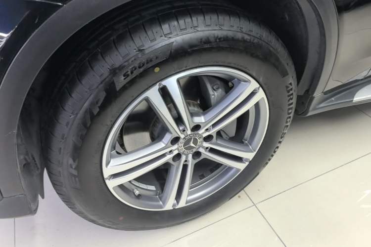Used Mercedes-Benz GLC 2021 GLC 260 L 4MATIC Dynamic Edition Left Front Wheel Hub