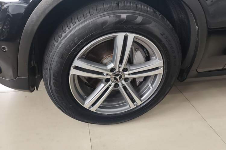 Used Mercedes-Benz GLC 2021 GLC 260 L 4MATIC Dynamic Edition Left Front Wheel Hub