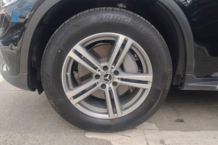 Used Mercedes-Benz GLC 2021 GLC 260 L 4MATIC Dynamic Edition Left Front Wheel Hub
