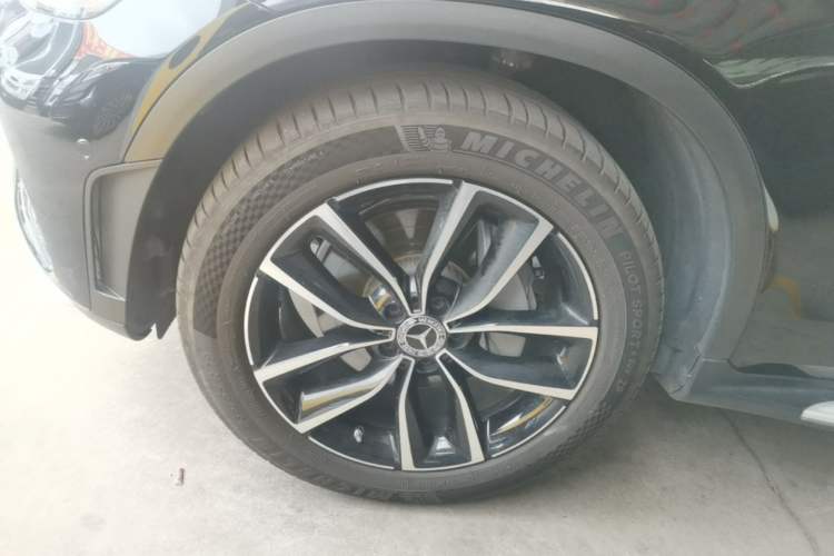 Used Mercedes-Benz GLC 2021 GLC 300 L 4MATIC Dynamic Model Left Front Wheel Hub